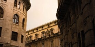 Panorama Stambułu z historyczną architekturą osmańską w tle