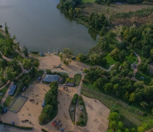 Gdzie nad wodę w okolicach Głogowa? Bezpieczne kąpieliska i jeziora na lato Gdzie nad wodę w okolicach Głogowa? Bezpieczne kąpieliska i jeziora na lato