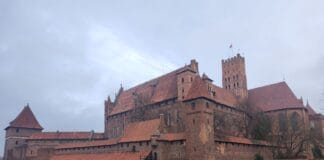 Gdzie stał Zamek Piastowski w Świdnicy i co z niego przetrwało do dzisiaj?